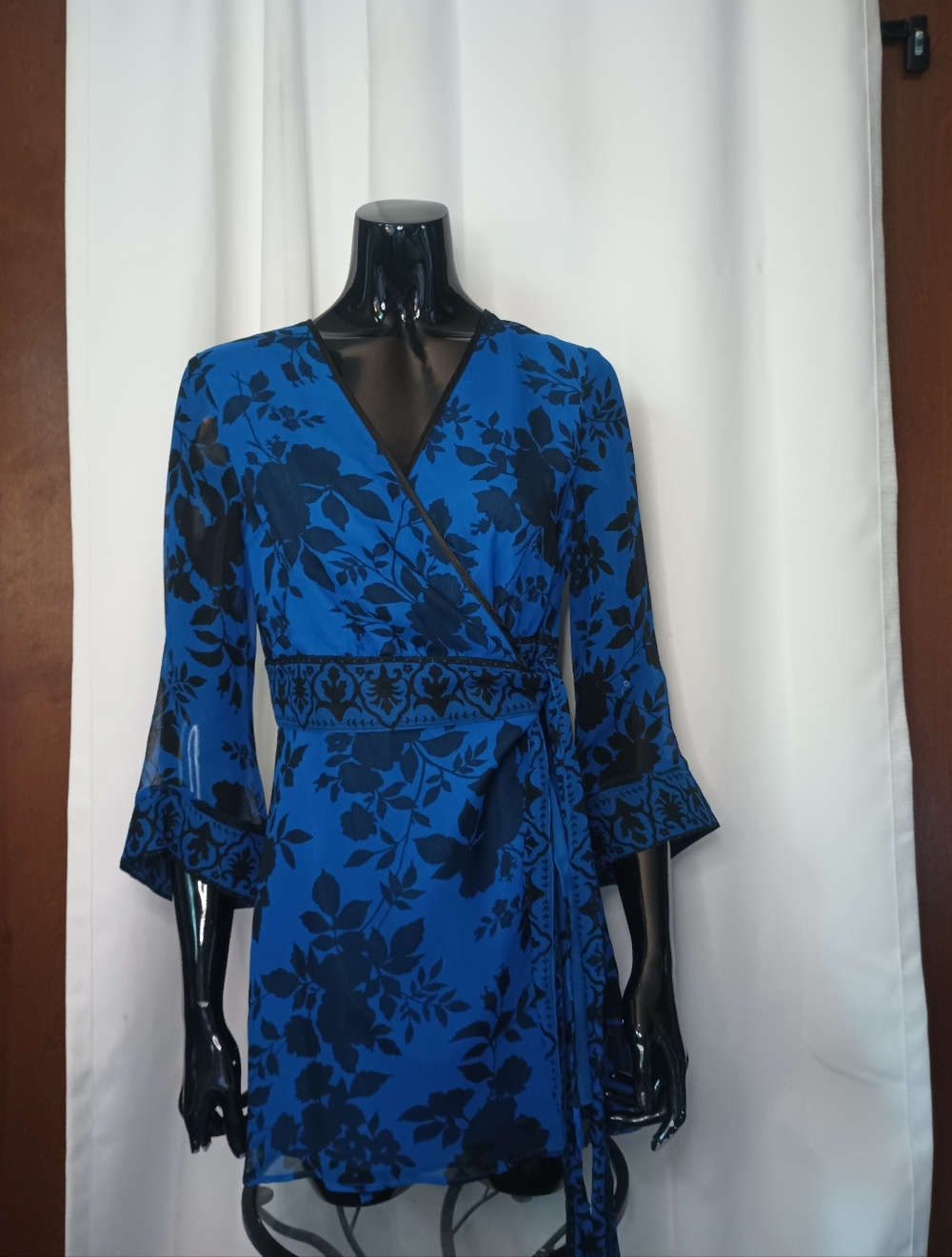 Carole Little Womens Silk Wrap Top Medium Dark Floral Kimono Whimsigoth NWOT
